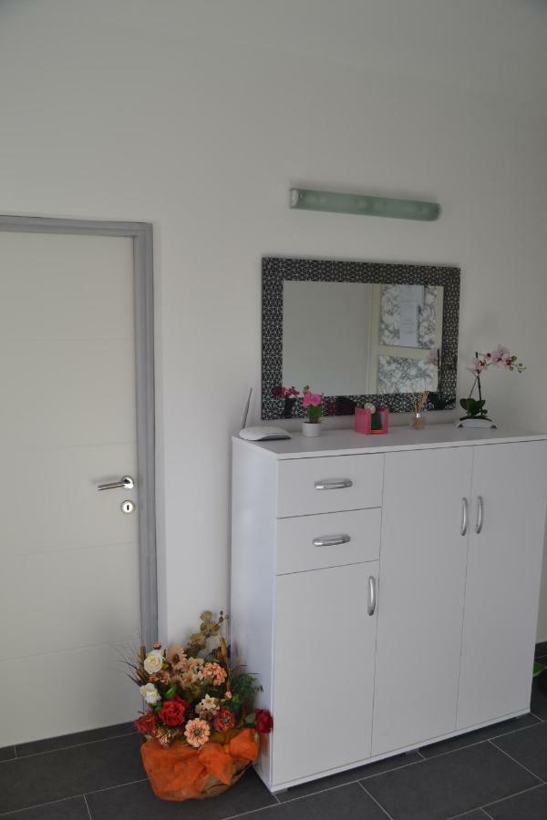 Apartman Bebe In Old Town- With Free Parking シベニク エクステリア 写真